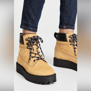 LAST Alaska Boot size 8.5 Women - Tan